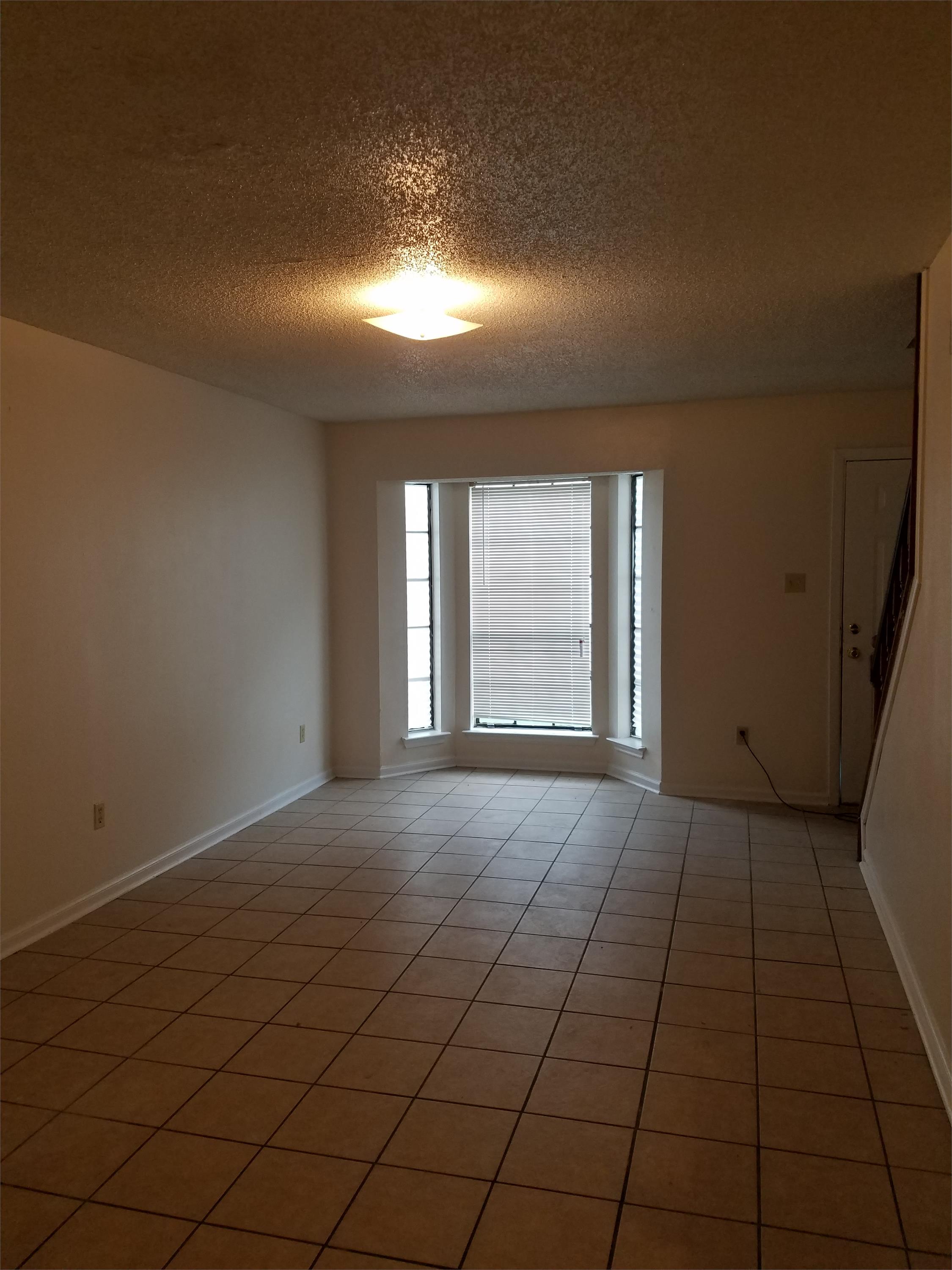 118 C Oakridge Ave