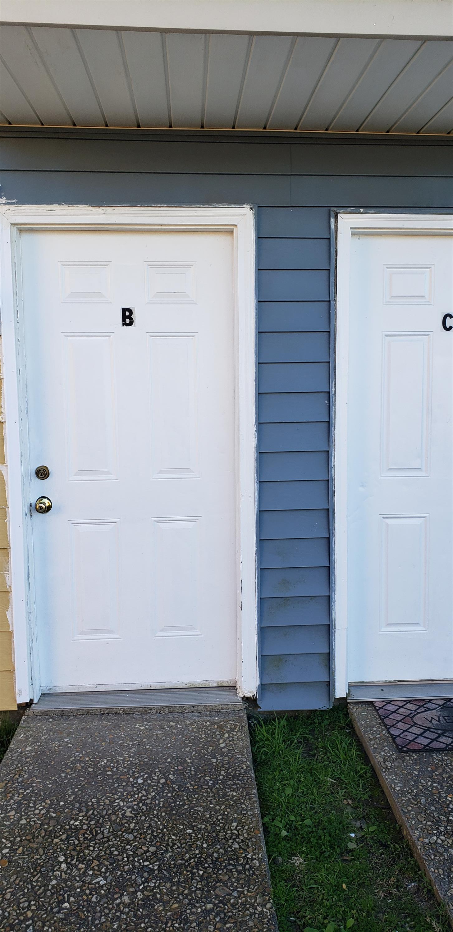 104 B Oakridge Ave